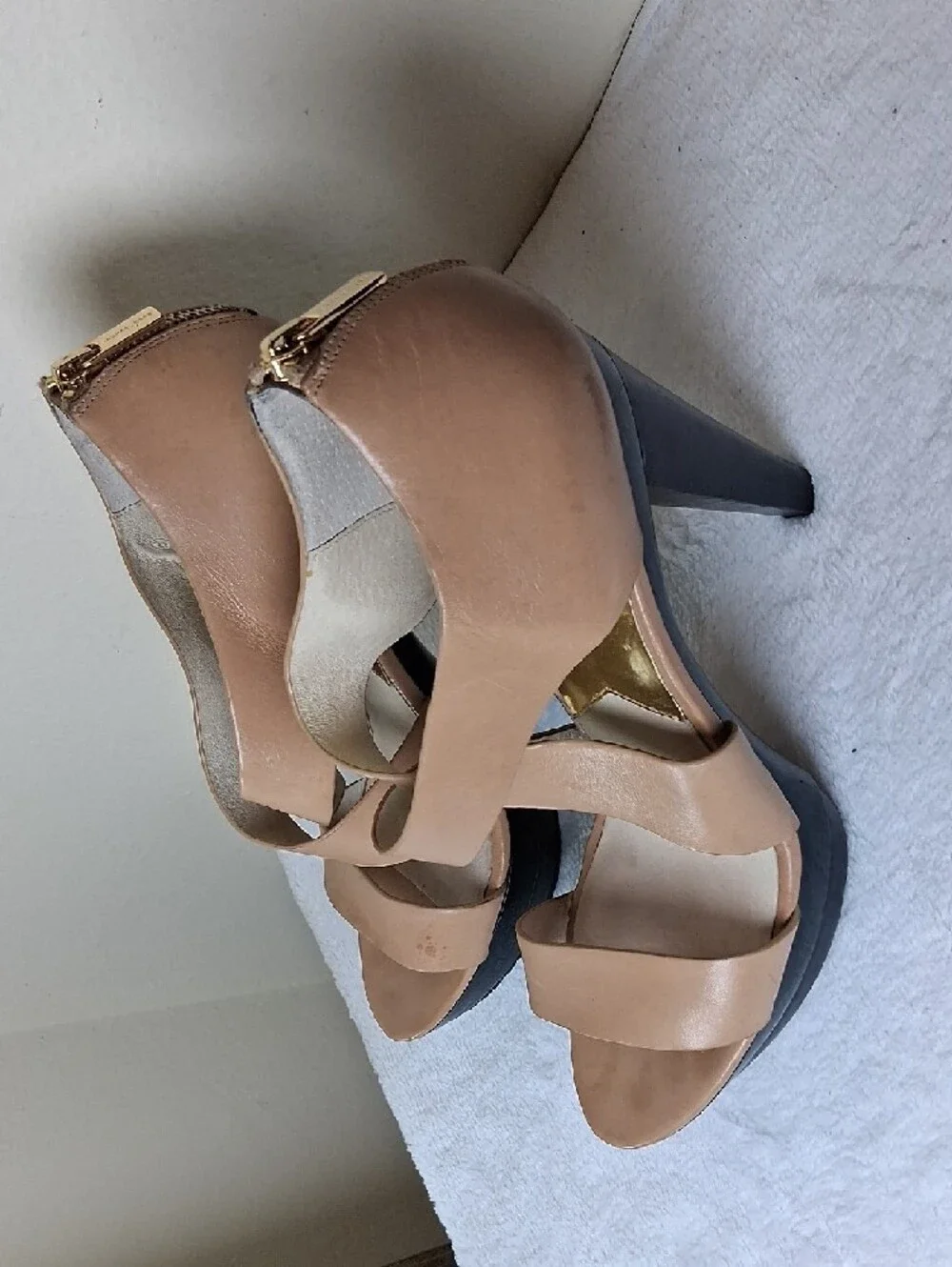 Michael Kors Nude/Tan Leather Crisscross Heeled Sandals